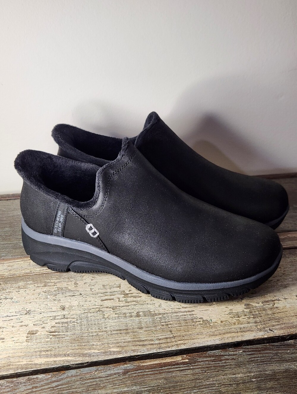 NWT Skechers Hands Free Slip-Ins Size 9 Easy Going Modern Hour Wide Fit Booties